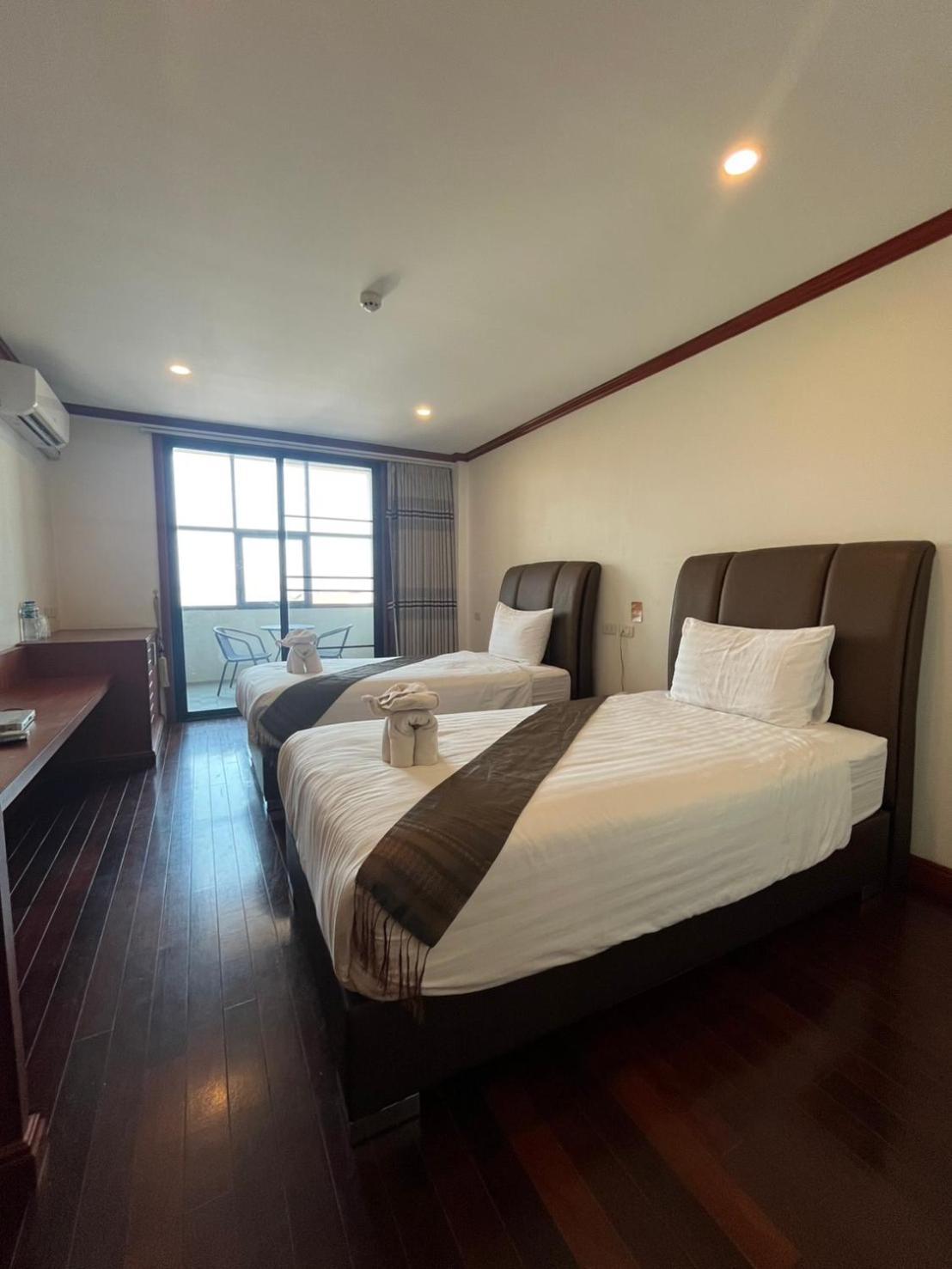 Nakhone Champa Hotel Pakse Exterior photo