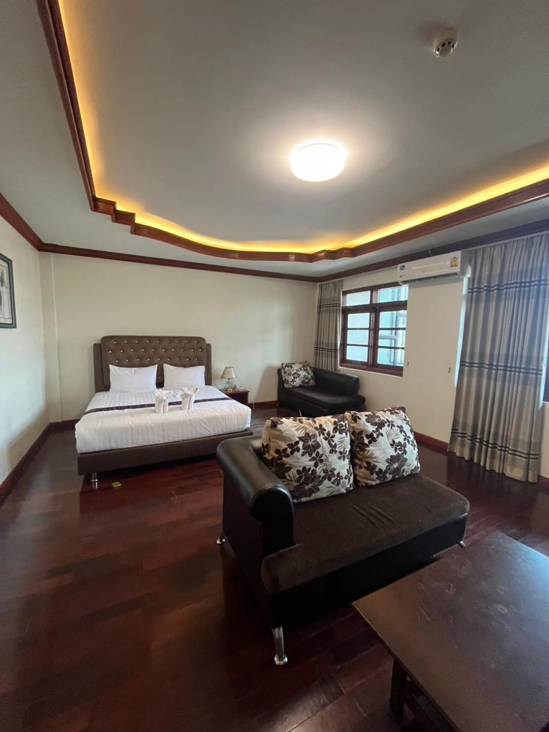 Nakhone Champa Hotel Pakse Exterior photo